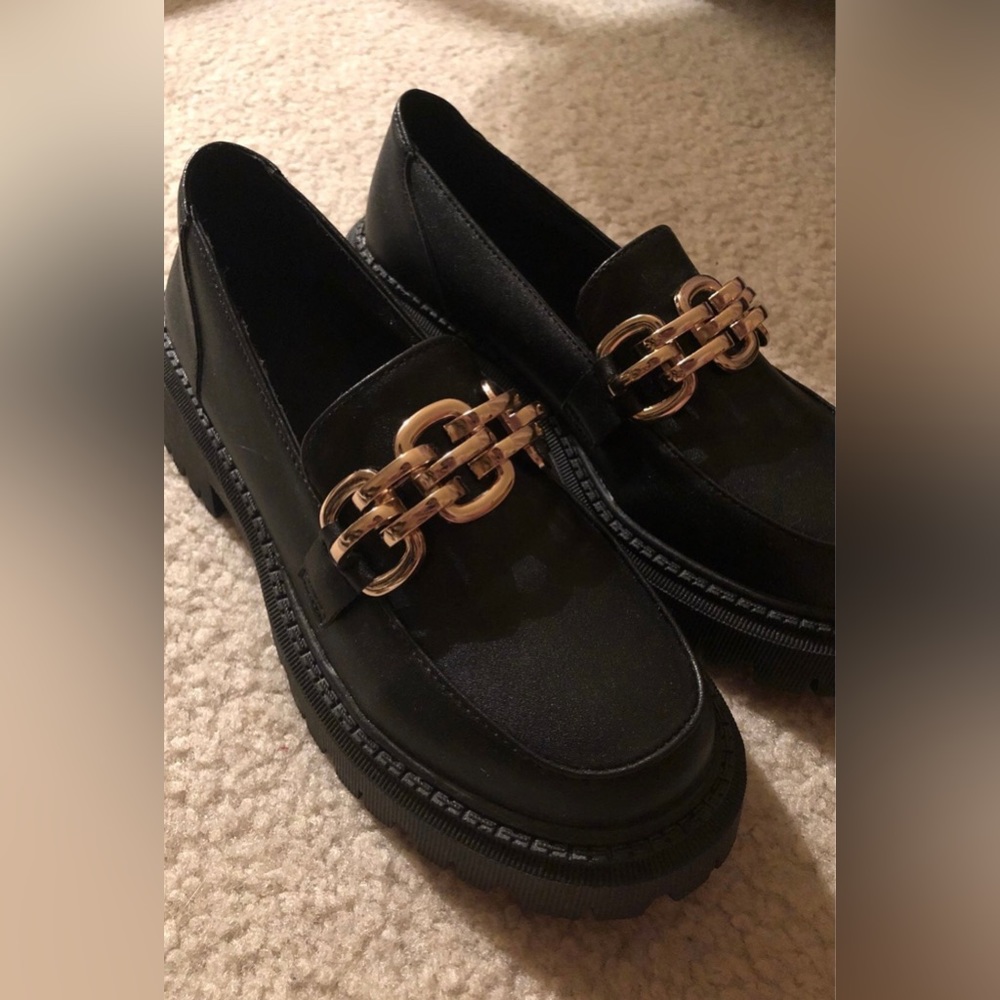 Shoes - Picture 4 of 8